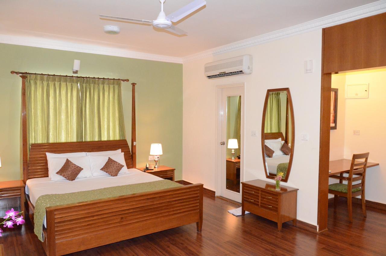 Trinity Suits Bangalore Exterior foto