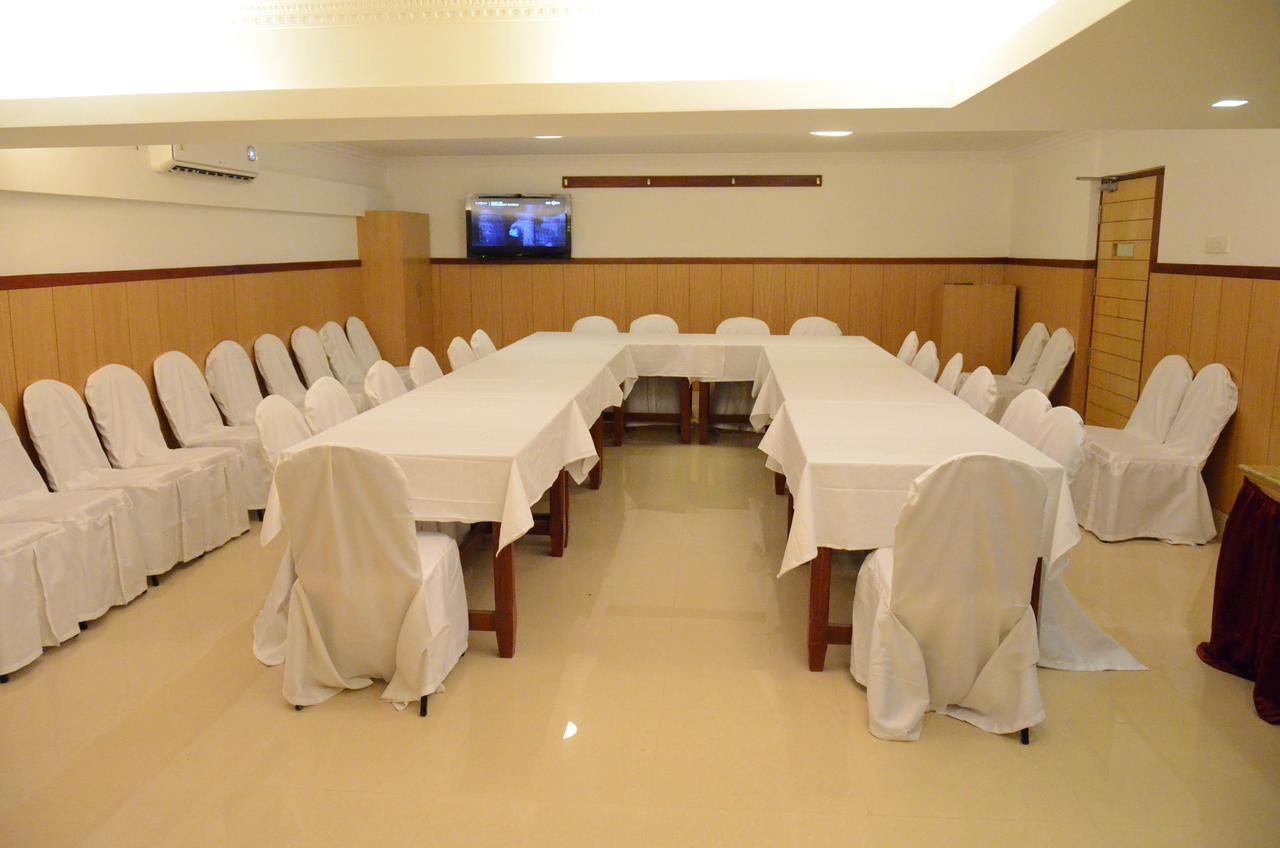 Trinity Suits Bangalore Exterior foto
