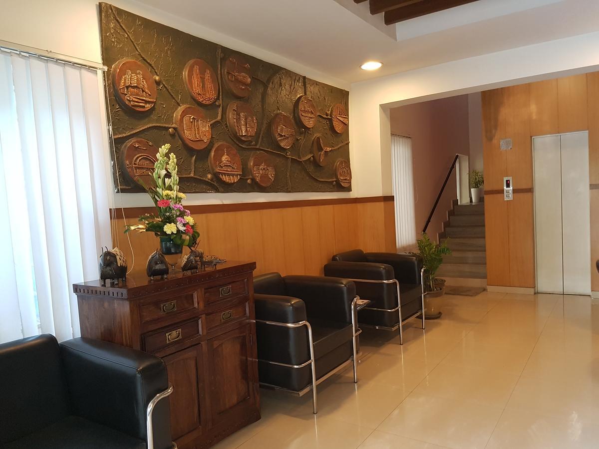 Trinity Suits Bangalore Exterior foto